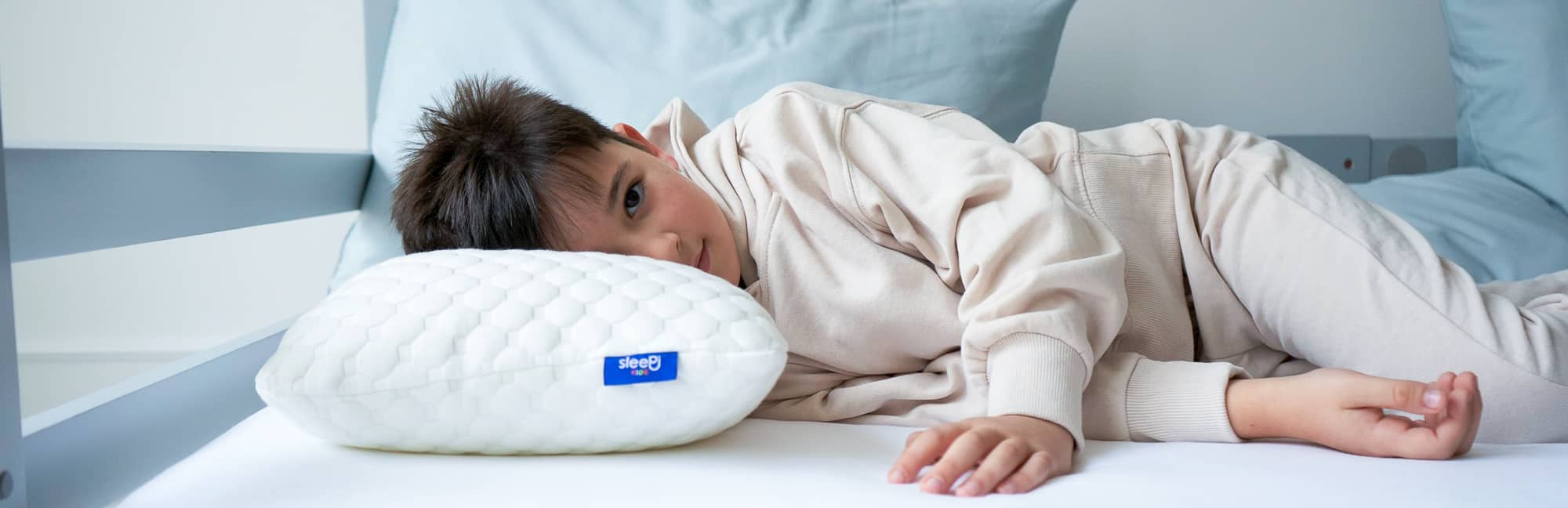 Gesundes Schlafen für Kinder - Sleepi Nackenstützkissen für optimale Nackenunterstützung